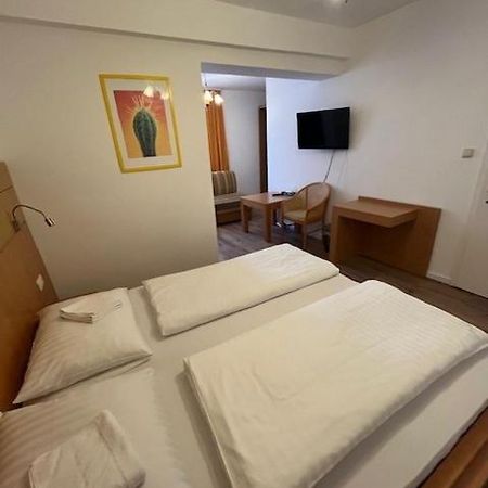 City Hotel Post 14 Braunau am Inn Exterior photo